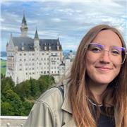 Laureanda in Infermieristica offre ripetizioni di Letteratura Italiana, Lingua italiana, Filosofia e Scienze Umane